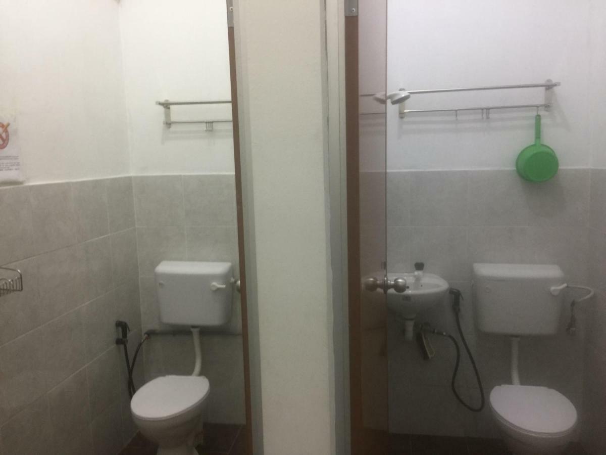 Jiaxin Hostel Ulu Tiram Eksteriør billede
